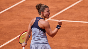 Defending champion Paolini survives scare in Italian Open second round