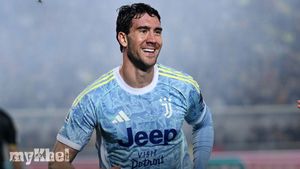 Juventus Edge Lecce As Vlahovic's Early Goal Fuels Champions League Hopes