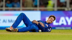 Will Mitchell Santner Miss the England Tests? NZ Captain Injured in IPL, Faces Race Against Time