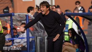 Napoli Make Another Step Forward In Como Draw, Conte Maintains