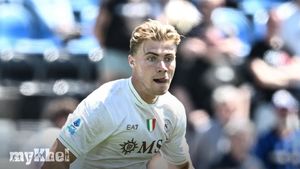 Rasmus Hojlund Confirms Permanent Napoli Move Following Emotional Manchester United Farewell