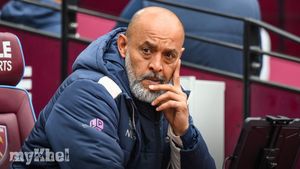 West Ham Focus On The Pitch As They Seek Premier League Survival Against Leeds United