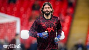 Alisson Expected To Stay At Liverpool Amid Juventus Links, Chiesa Says