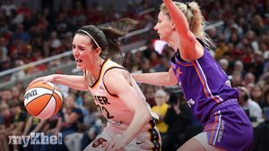 Caitlin Clark Officiating Treatment Sparks Call For Consistency From WNBA Officials