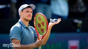 Kamil Majchrzak Beats De Minaur To Cap Week At Rosmalen With Title