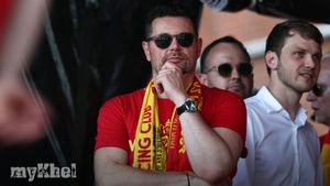 Lens Confirms No Anger Toward Sage After Palace Move