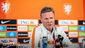 Netherlands Koeman Questions Total Football Viability In World Cup Heat