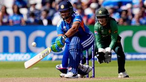 FACT CHECK: Did Richa Ghosh & Fatima Sana Fight During India vs Pakistan ICC Women's T20 WC Opener?