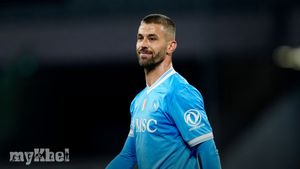 Spinazzola Napoli Contract Extension To 2028 Keeps Veteran Wing Back At The Club