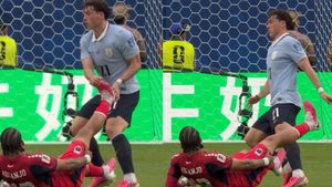 Uruguay vs Cabo Verde: Federico Vinas Helps Injured Opponent with Cramp, Suddenly Leaves Him Midway