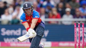 England Thrash India by Four Wickets in 2nd T20I; Shreyas Iyer's Wait for Maiden Win as Captain Continues