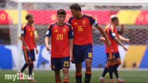 Spain's Midfield Compared To 2010 World Cup Winners As De La Fuente Lauds Current Unit