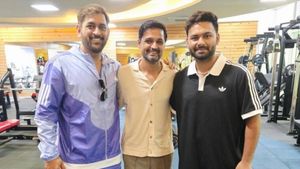 Guru and Successor? MS Dhoni and Rishabh Pant Ranchi Reunion Delights Cricket Fans
