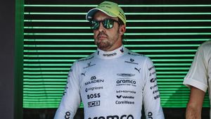 Fernando Alonso’s One-Word Answer Has Everyone Looking Ahead