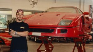 Lewis Hamilton Sold His Car Collection For This Legendary $3M Ferrari F40