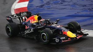 Russell Crashes, McLaren Collides: Max Verstappen Survives Singapore Chaos