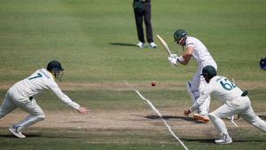 WATCH: Matt Renshaw Takes Stunning One-Handed Catch to Dismiss Ryan Rickelton in 2nd Test
