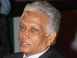 ധോണിയെ പുറത്താക്കുന്നത് ശ്രീനിവാസന്‍ തടഞ്ഞു