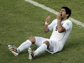 സുവാരസ് മെസ്സിയുടെ വേലക്കാരനാവില്ല!!!