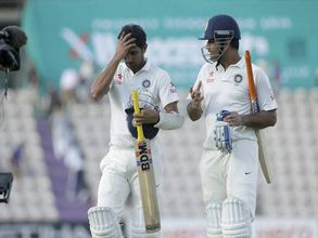എങ്ങനെ രക്ഷിക്കും ഇന്ത്യ ഈ ടെസ്റ്റ് മത്സരം?