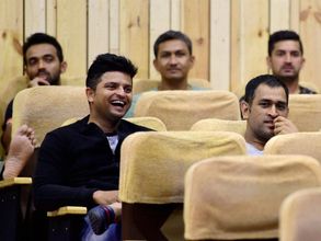 ധോണിക്കും റെയ്‌നയ്ക്കും സൈനയ്ക്കും വേണ്ടി ഒരു പ്രത്യേക സിനിമാ പ്രദര്‍ശനം!