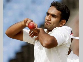 'സണ്‍ ഓഫ് ദേവകി' ധോണി ബാറ്റിംഗ് തിരഞ്ഞെടുത്തു.. ഹര്‍ദീക് പാണ്ഡ്യ ഔട്ട്, ജയന്ത് യാദവിന് അരങ്ങേറ്റം!