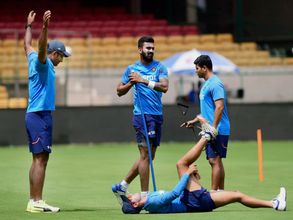 ബെംഗളുരു ടെസ്റ്റ്; ശക്തമായി തിരിച്ചുവരാനൊരുങ്ങി ടീം ഇന്ത്യ; പിച്ച് ഒരുക്കുന്നതിങ്ങനെ