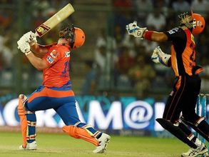 അഫ്ഗാന്‍ വണ്ടര്‍ റാഷിദ് ഖാന്‍, ദുരന്തം റെയ്ന.. ഗുജറാത്തിന് 19 വിക്കറ്റ് തോല്‍വി.. ആ കളിയില്‍ നടന്നത്