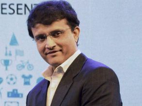 വീട് ഡങ്കി കൊതുകുകളുടെ വളര്‍ത്തുകേന്ദ്രം; സൗരവ് ഗാംഗുലിക്ക് നോട്ടീസ്