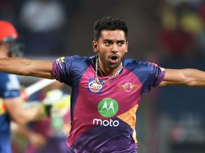 ഐപിഎല്‍; ചെന്നൈ ടീമിന് കനത്ത തിരിച്ചടിയായി മുഖ്യ ബൗളര്‍ ചഹാര്‍ പരിക്കേറ്റ് പുറത്ത്