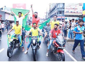 വയനാടിന് ആവേശമായി ലോകകപ്പ് റോഡ്‌ഷോ; ആരാധകര്‍ തിങ്ങിനിറഞ്ഞ് കല്‍പ്പറ്റ