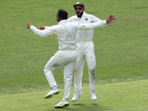 പെര്‍ത്ത് ടെസ്റ്റ്: കുതിച്ച കംഗാരുപ്പടയ്ക്ക് കടിഞ്ഞാണിട്ട് ഇന്ത്യ... ആദ്യദിനം ആറിന് 277