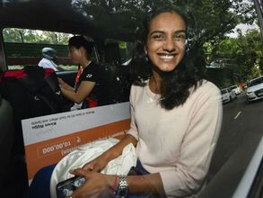 മലയാളി മങ്കയായി പിവി സിന്ധു കേരളത്തില്‍; മുഖ്യമന്ത്രി 10 ലക്ഷം രൂപ സമ്മാനിക്കും