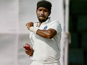 കോച്ചിനെ അധിക്ഷേപിച്ച മുന്‍ ഇന്ത്യന്‍താരം അശോക് ദിന്‍ഡയെ ബംഗാള്‍ ടീമില്‍നിന്നും പുറത്താക്കി