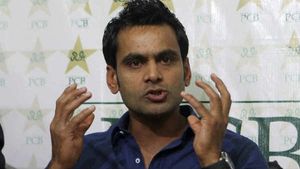 മുന്‍ പാക് സൂപ്പര്‍ താരം ഹഫീസ് കളി നിര്‍ത്തുന്നു, ടി20 ലോകകപ്പ് അവസാനത്തേത്