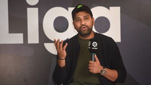 ഡല്‍ഹിയിലെ കലാപത്തില്‍ രൂക്ഷമായി പ്രതികരിച്ച് രോഹിത് ശര്‍മ; ഒപ്പം യുവരാജും സെവാഗും