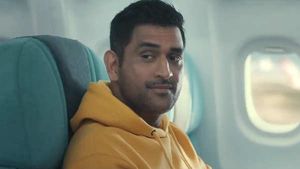IPL 2020: ഒന്നും നടക്കില്ല, കളിയാക്കിയവരുടെ വായടപ്പിച്ച് ധോണി! വീഡിയോ കാണാം