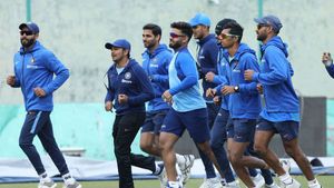 ഒരു പന്തുപോലും എറിഞ്ഞില്ല, ഇന്ത്യ – ദക്ഷിണാഫ്രിക്ക ഒന്നാം ഏകദിനം മഴയിൽ ഉപേക്ഷിച്ചു