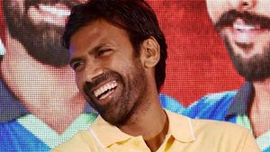 ഇന്ത്യയുടെ പാക് പര്യടനം- സച്ചിന്‍, സെവാഗ്... ഇവരേക്കാള്‍ ആരാധകര്‍ ബാലാജിക്ക്! - നെഹ്‌റ
