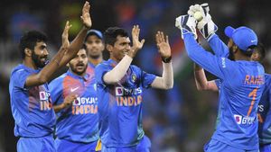 ഇന്ത്യയുടെ എട്ടു പേര്‍... ഇന്ത്യ- അഫ്ഗാന്‍ ഇലവനെ തിരഞ്ഞെടുത്ത് ചഹലും റാഷിദും, മിന്നും താരം പുറത്ത്