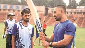IPL: ഗെയ്‌ലിനെ എങ്ങനെ പൂട്ടാം? ധോണിയുടെ ഉപദേശം തേടി, മറുപടി വെളിപ്പെടുത്തി നദീം