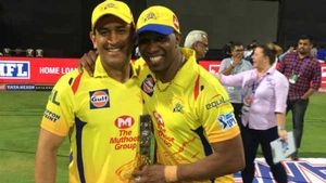 HappyBirthdayDhoni- ധോണിക്കു ബ്രാവോയുടെ സ്‌പെഷ്യല്‍ പിറന്നാള്‍ സമ്മാനം, 'നമ്പര്‍ 7' പുറത്തിറക്കി