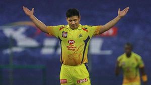 IPL 2020: വന്നു, കളിച്ചു, ഭാജിയുടെ റെക്കോര്‍ഡും തട്ടിയെടുത്തു! ചൗള ഇനി മൂന്നാമന്‍