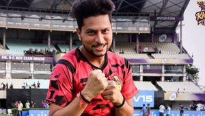 IPL 2020: കുല്‍ദീപ് ആളാകെ മാറി, ബാറ്റ്‌സ്മാന്‍മാരെ വീഴ്ത്താന്‍ പുതിയ ട്രിക്കുകള്‍!