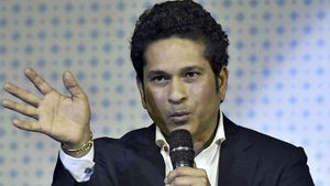 പരാജയപ്പെട്ടാല്‍ തിരിച്ചുവരില്ലെന്ന് അസ്ഹറിനോട് പറഞ്ഞു, ഓപ്പണറായത് അങ്ങനെയെന്ന് സച്ചിന്‍!!