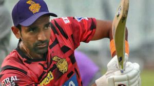 IPL 2020: ഉമിനീര് കൊണ്ട് പന്ത് മിനുക്കി, ഉത്തപ്പ പെട്ടു! വീഡിയോ വൈറല്‍