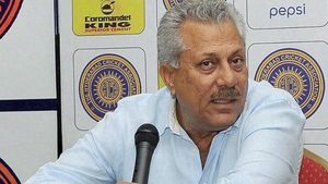പ്രതിസന്ധിയില്‍ എങ്ങനെ റണ്‍സ് നേടാമെന്ന് പാക് നിര ഇന്ത്യയെക്കണ്ട് പഠിക്കണം: സഹീര്‍ അബ്ബാസ്