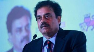 ഐപിഎല്‍: ആര്‍സിബി ഇത്തവണ കിരീടം ഉയര്‍ത്തും, കാരണങ്ങള്‍ വെളിപ്പെടുത്തി മുന്‍ ഇന്ത്യന്‍ ഇതിഹാസ താരം