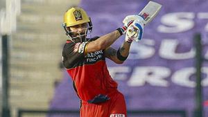 IPL 2020: ആകെ നേടിയത് ഒരു ബൗണ്ടറി, അതും എഡ്ജ്, അതിന് ഇത്രയും ഷോയോ? കോലിക്ക് ട്രോള്‍