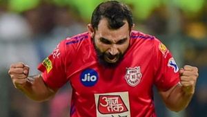 IPL 2020: ഷമിയുടെ ദേഹത്ത് മുഴുവന്‍ കറുത്ത പാടുകള്‍! അമ്പരന്ന് ആരാധകര്‍- കാര്യം രസകരം